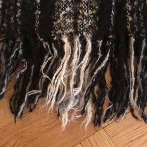 BDG Accessories - Gorgeous long soft scarf from Urban Outfitters BDG Accessories - Gorgeous long soft scarf from Urban Outfitters